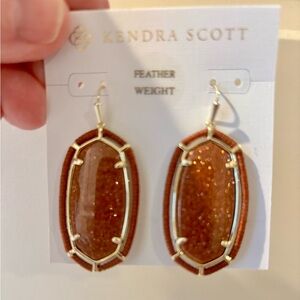 NWT Kendra Scott Elle Drop Dangle Earrings Gold Tone Goldstone